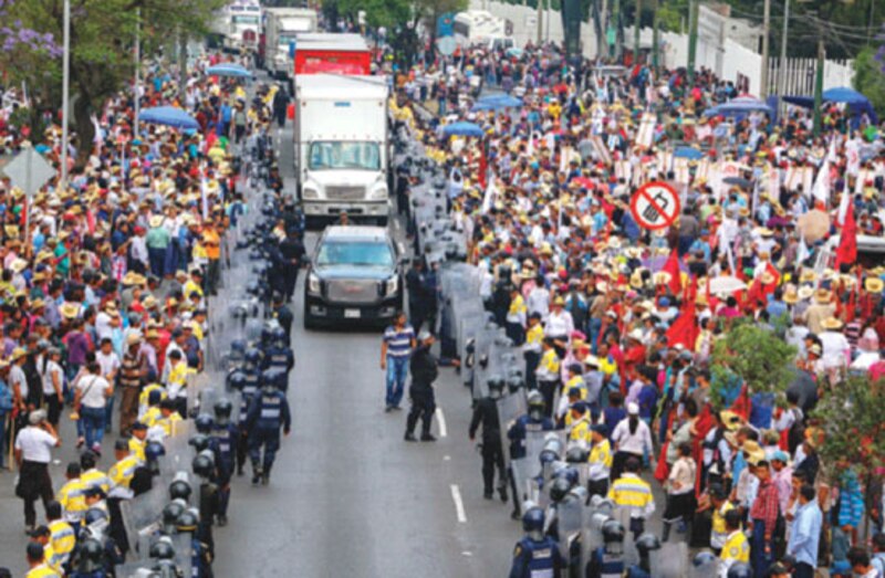 Multitudinaria manifestación en la Ciudad de México