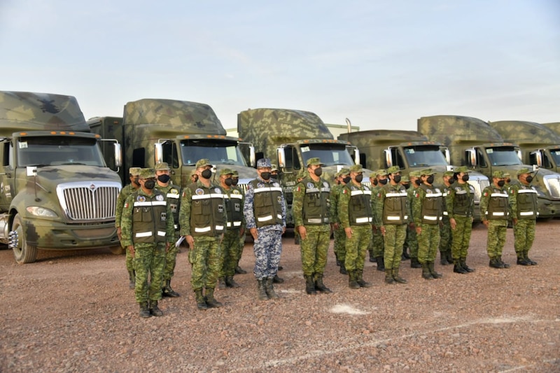 Entrega de vehículos para la Guardia Nacional en México