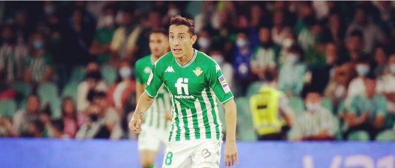 El jugador de fútbol Guido Rodríguez en un partido con el Real Betis