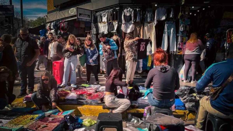 Mercado de ropa en Buenos Aires