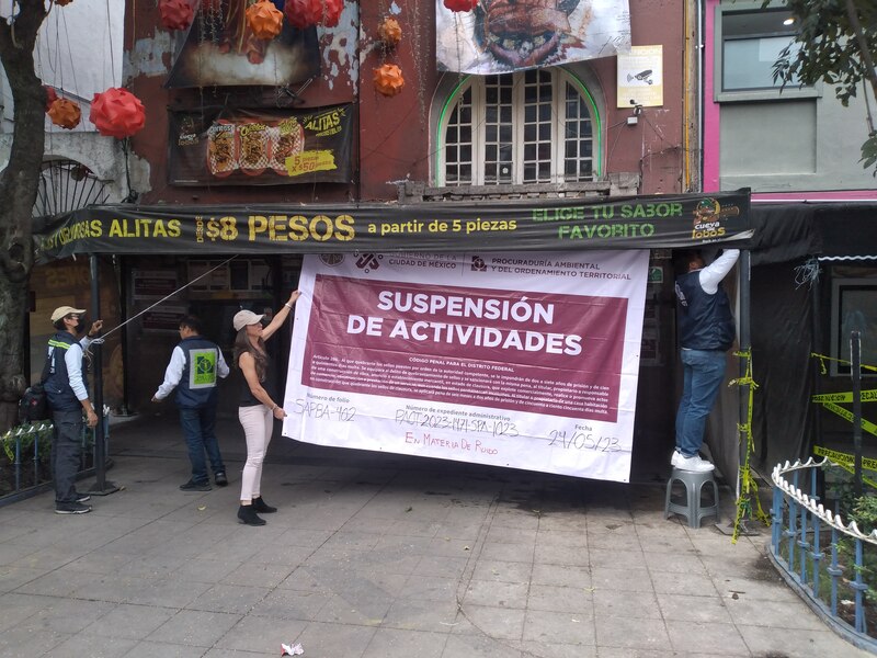 Title: Clausuran bar en la Ciudad de México por violar sellos de clausura