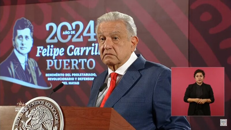 El presidente Andrés Manuel López Obrador encabeza la ceremonia del 102 aniversario de la promulgación de la Constitución Política de los Estados Unidos Mexicanos.