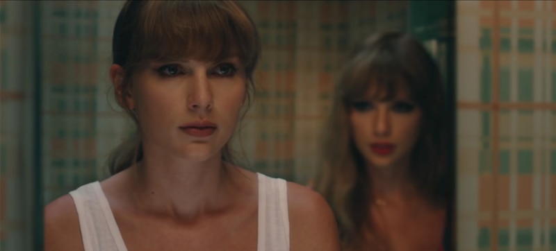 Taylor Swift en el espejo
