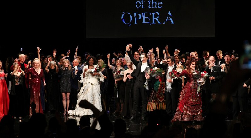 El elenco de El Fantasma de la Ópera celebra su 30º aniversario en Broadway