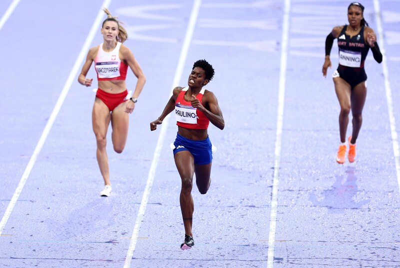La atleta paralímpica española Sara Andrés gana la medalla de oro en los 100 metros T64