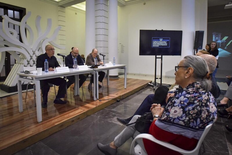 Mesa redonda sobre el futuro de la educación