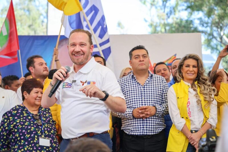 El candidato a gobernador de Tabasco, Julio Scherer Ibarra, durante un mitin de campaña.