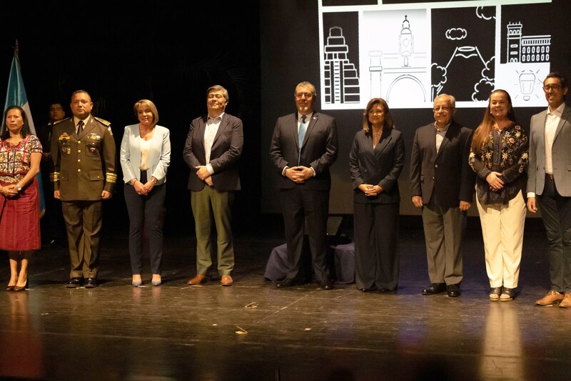 Entrega de reconocimientos a los mejores estudiantes de la promoción 2022 de la Universidad Nacional Autónoma de Honduras (UNAH).