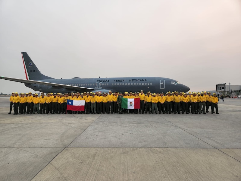 Brigadistas mexicanos y chilenos se unen para combatir incendios forestales