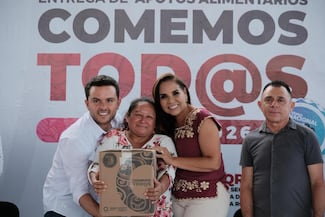 Entrega Mara Lezama mil apoyos alimentarios y 640 nuevas tarjetas de “Comemos Tod@s” en Cancún