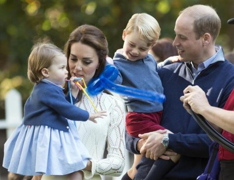 La familia real británica en un día de campo