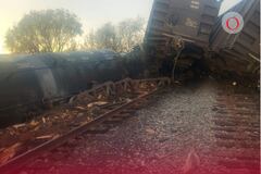 Se descarrila tren de carga que transportaba jarabe de maíz en Sonora