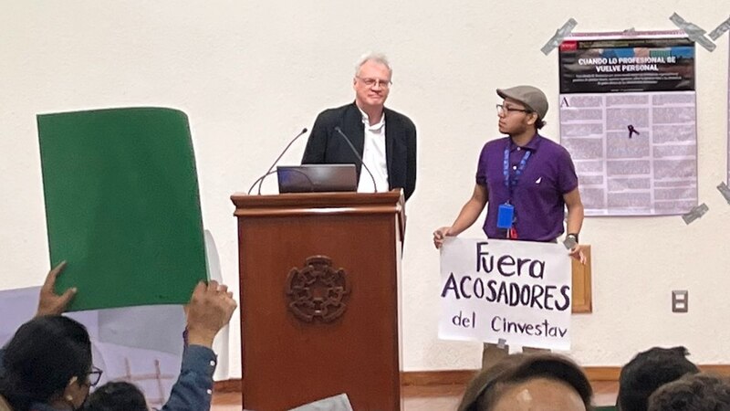 Protesta en el Cinvestav contra el acoso