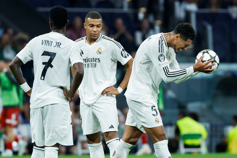 Jugadores del Real Madrid celebran la victoria en la final de la Champions League