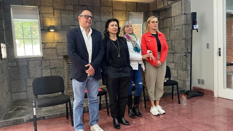 Presentación del libro "La casa de los espíritus" de Isabel Allende en la Feria del Libro de Buenos Aires