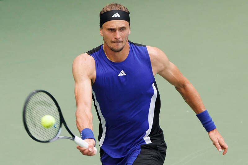 El tenista Alexander Zverev en acción durante un partido
