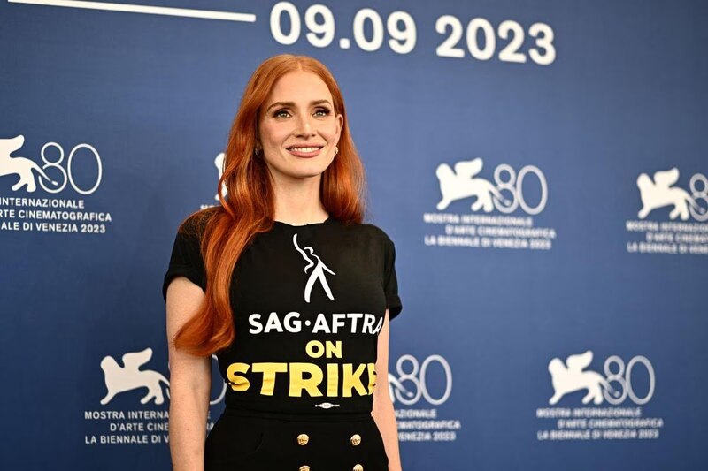 Jessica Chastain en la alfombra roja del Festival de Cine de Venecia