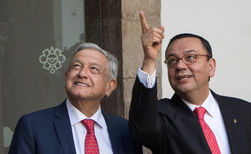 El presidente Andrés Manuel López Obrador y el secretario de Relaciones Exteriores, Marcelo Ebrard, durante una conferencia de prensa.