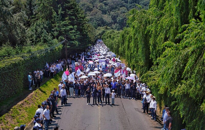 Multitudinaria marcha en apoyo a AMLO