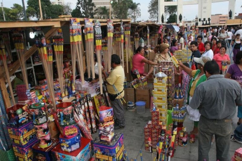 Mercado de pirotecnia en México