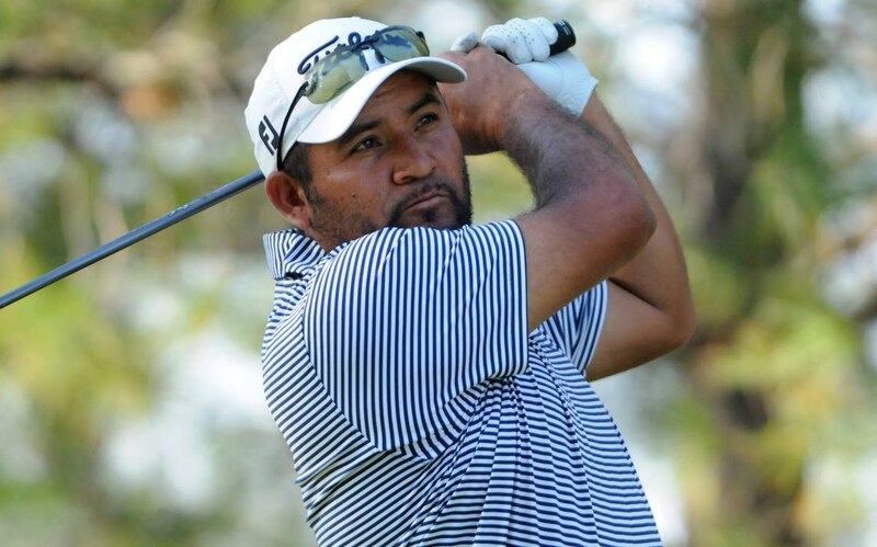 El golfista Camilo Villegas en acción durante un torneo
