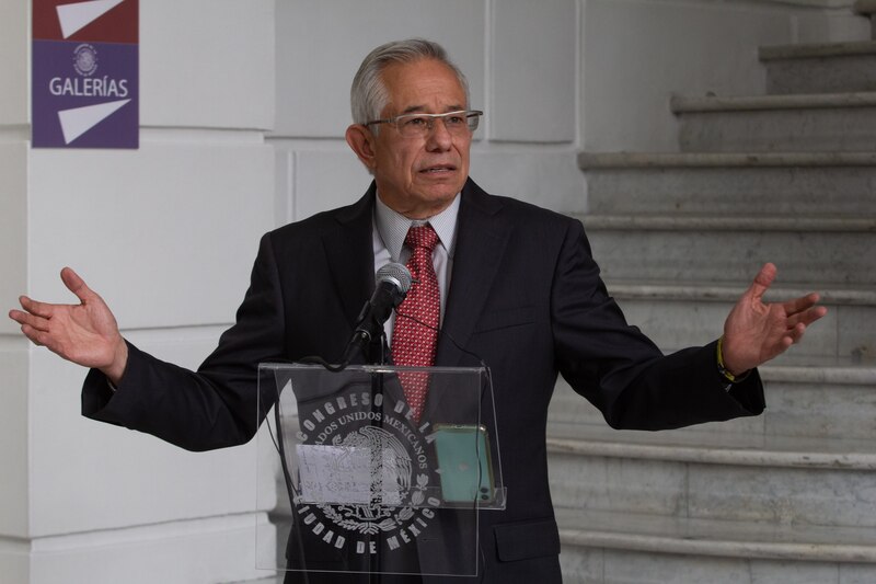 El presidente Andrés Manuel López Obrador habla en una conferencia de prensa en el Palacio Nacional.
