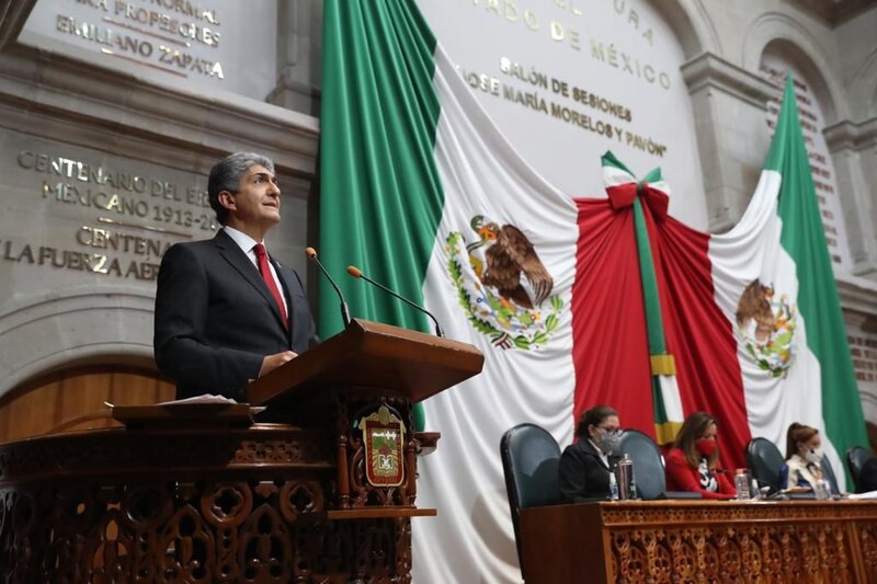 El presidente Andrés Manuel López Obrador pronuncia un discurso en el Palacio Nacional.