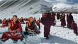 Los monjes tibetanos que desafían el frío de las montañas con la meditación Tummo
