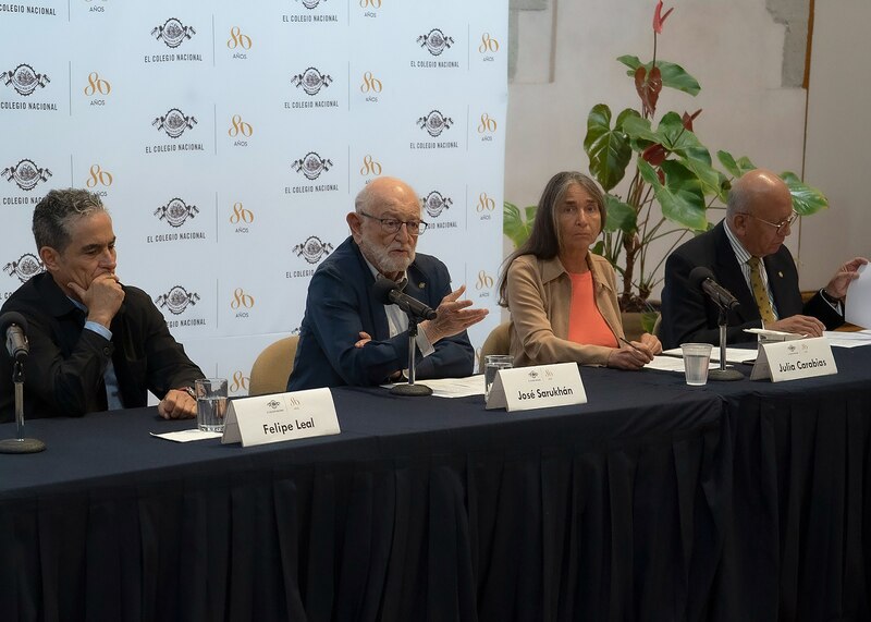 Mesa redonda en el Colegio Nacional