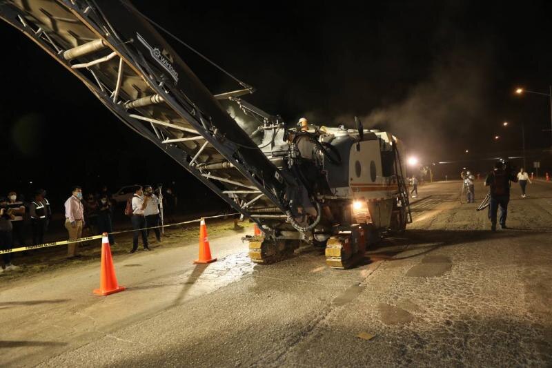 Bacheo nocturno en la Ciudad de México