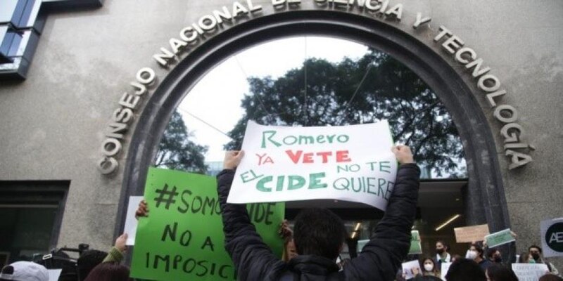 Protesta en el CONICET contra la designación de Romero como director