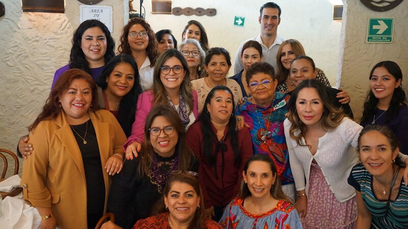 Mujeres empresarias de la región se reúnen para discutir sobre el futuro de los negocios