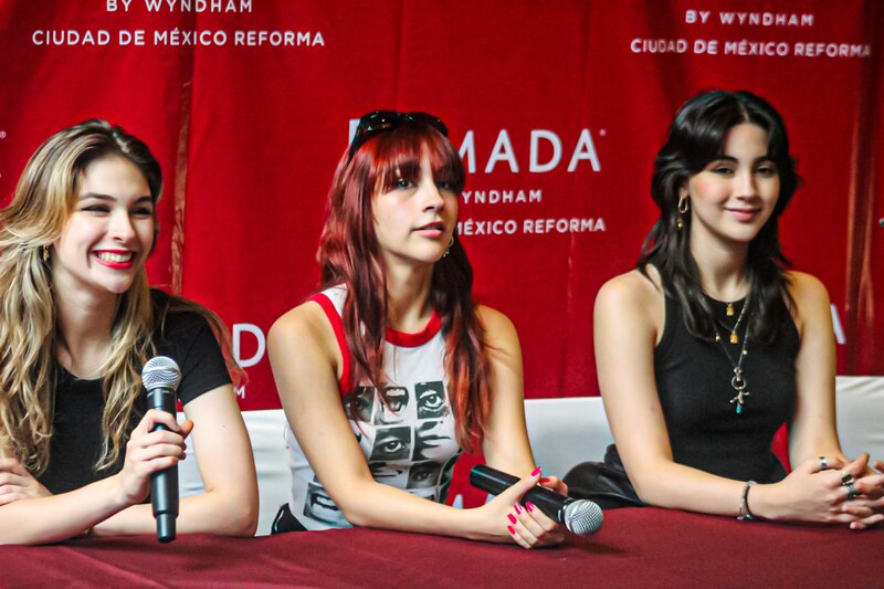 HaAsh y Matisse en conferencia de prensa en la Ciudad de México