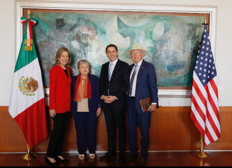 Reunión entre funcionarios mexicanos y estadounidenses