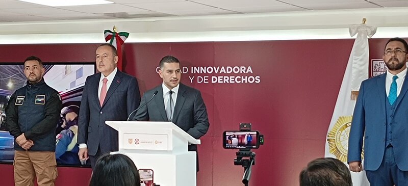 El Presidente Municipal de Zapopan, Juan José Frangie, encabeza la ceremonia de entrega de patrullas y equipamiento para la Policía de Zapopan.