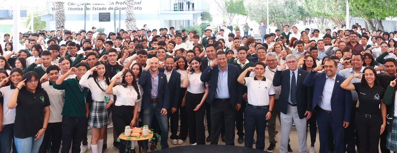Estudiantes y profesores del CONALEP plantel Guanajuato.