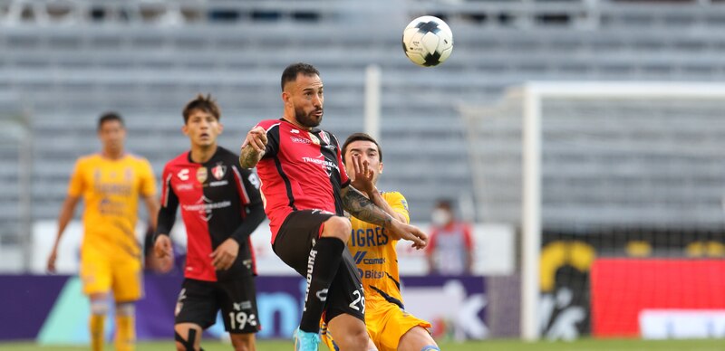 Jugadores de fútbol en acción