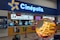 Polémica por el “Combo Godín” de Cinépolis: tacos de canasta en el cine