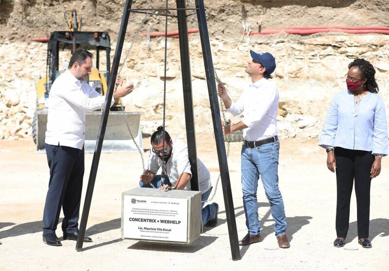 Colocación de la primera piedra del nuevo centro de salud en la localidad de San Javier