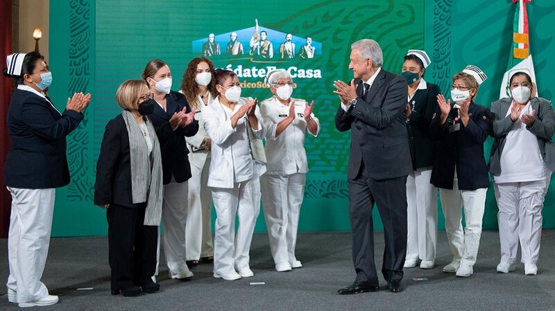 El presidente López Obrador reconoce la labor de las enfermeras en México