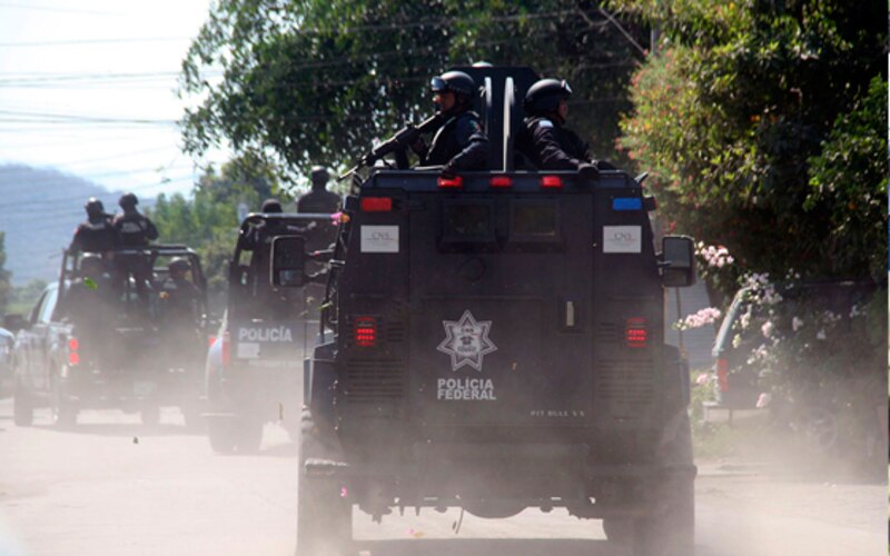 Enfrentamiento entre policías y civiles deja varios heridos