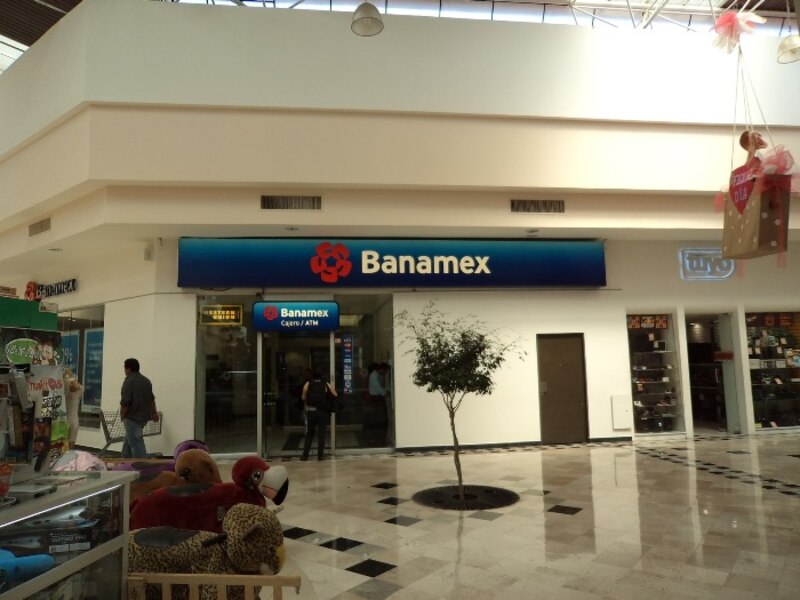 Banamex, Centro Comercial