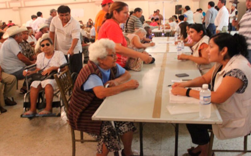 Jornada de cedulación para personas de la tercera edad