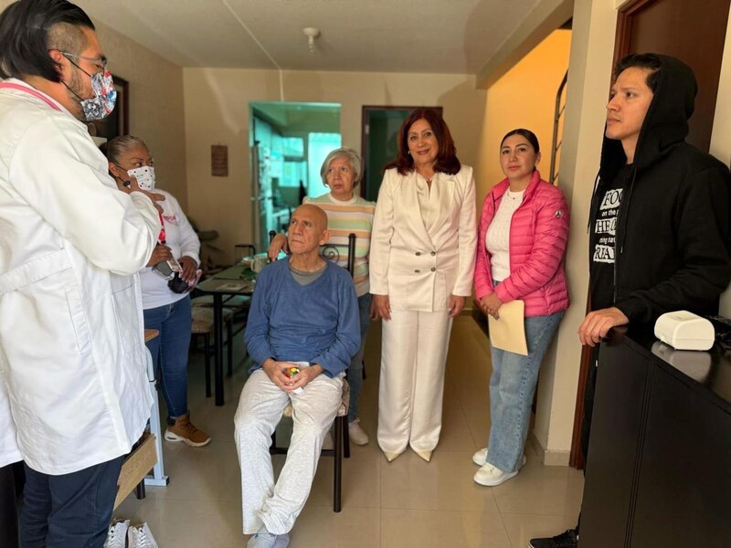 El DIF Tecámac ha beneficiado a 924 personas, en su mayoría mujeres mayores, con el programa “Salud en tu Hogar”, que ofrece consultas médicas y medicamentos básicos a domicilio.