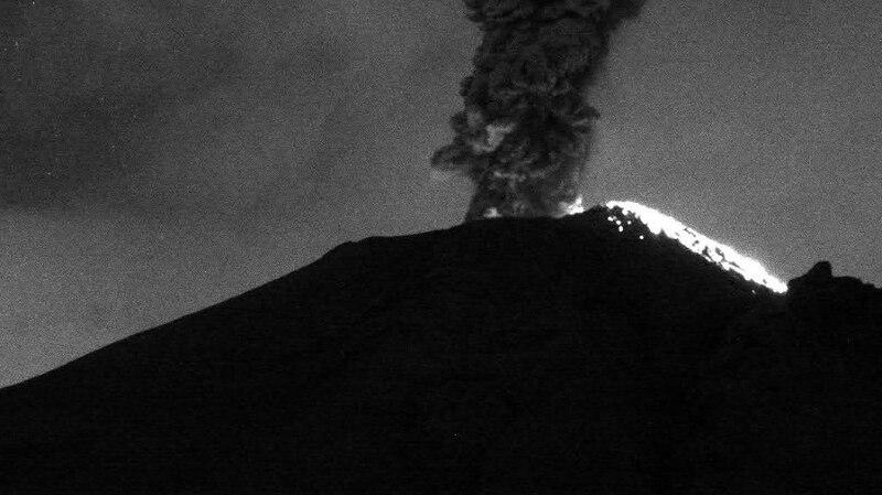 Volcán en erupción