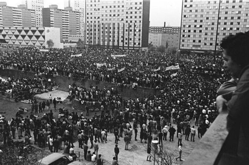 Protesta antigubernamental en la Plaza de Mayo, Buenos Aires, 1977.