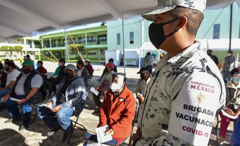 Jornada de vacunación contra COVID-19 en México