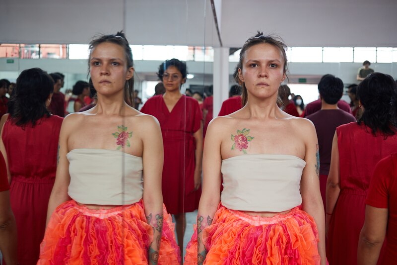 Mujeres en rojo