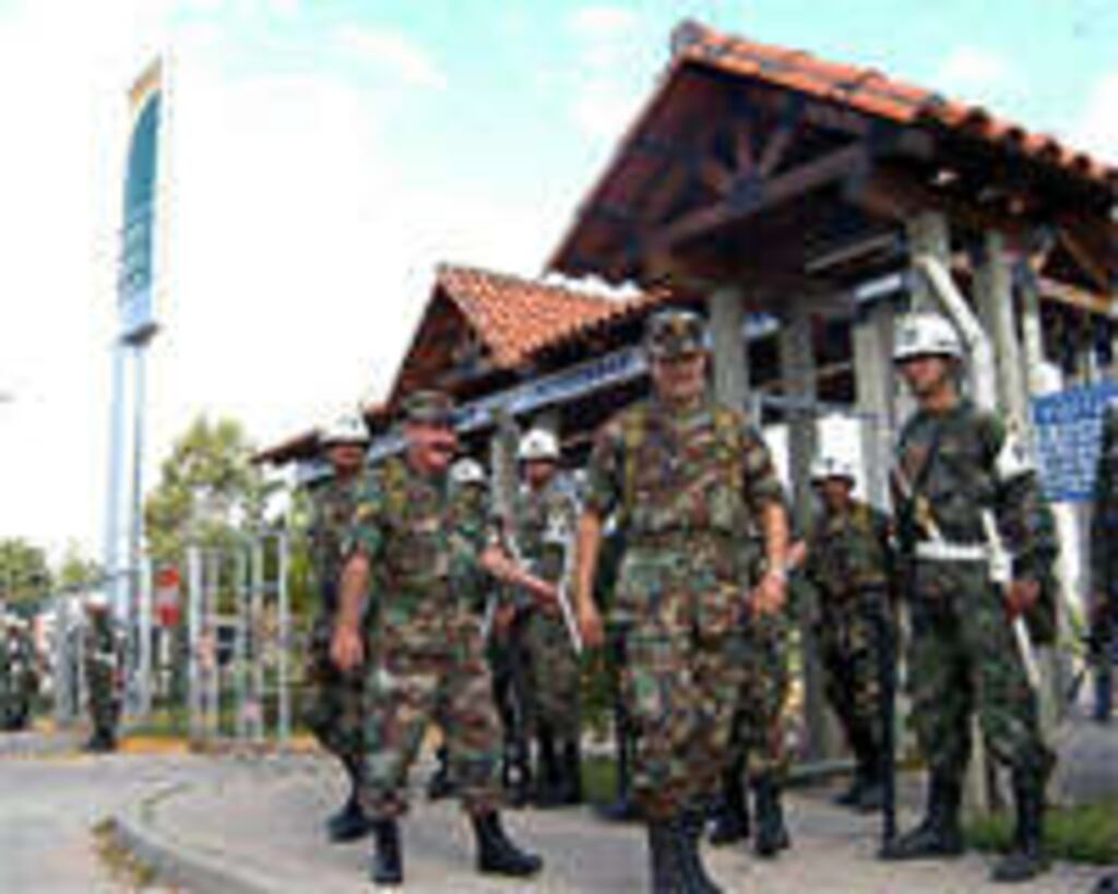 La UE expresa su preocupación por la nacionalización de Evo; Castro y