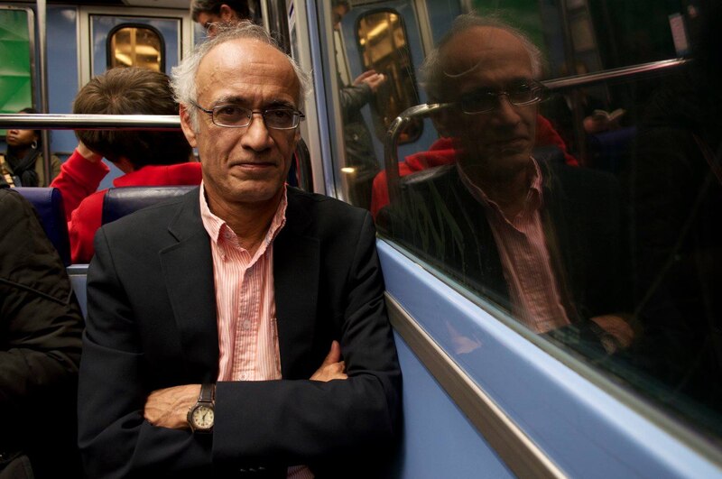Un hombre en el metro
